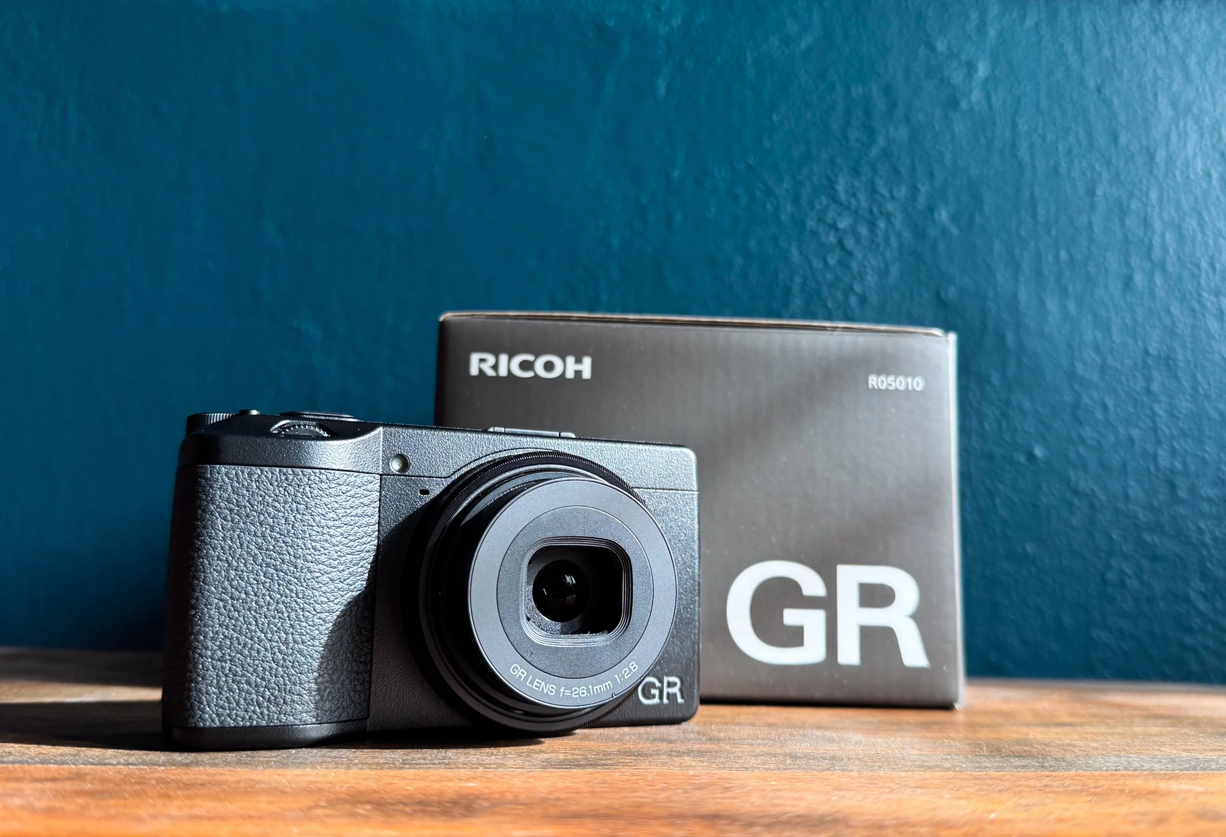 デジカメ　SONY RICHO Ricoh GR IIIx Review and Comparison with the Sony RX 100 VII
